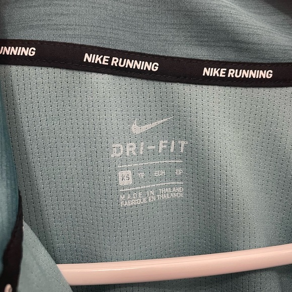 NIKE- Women’s Dry-fit Running Jacket #32 - Picture 3 of 5